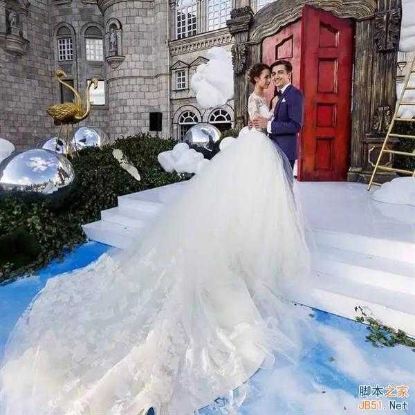 被女朋友牵着走遍世界的摄影师如愿娶到女神 牵手照图